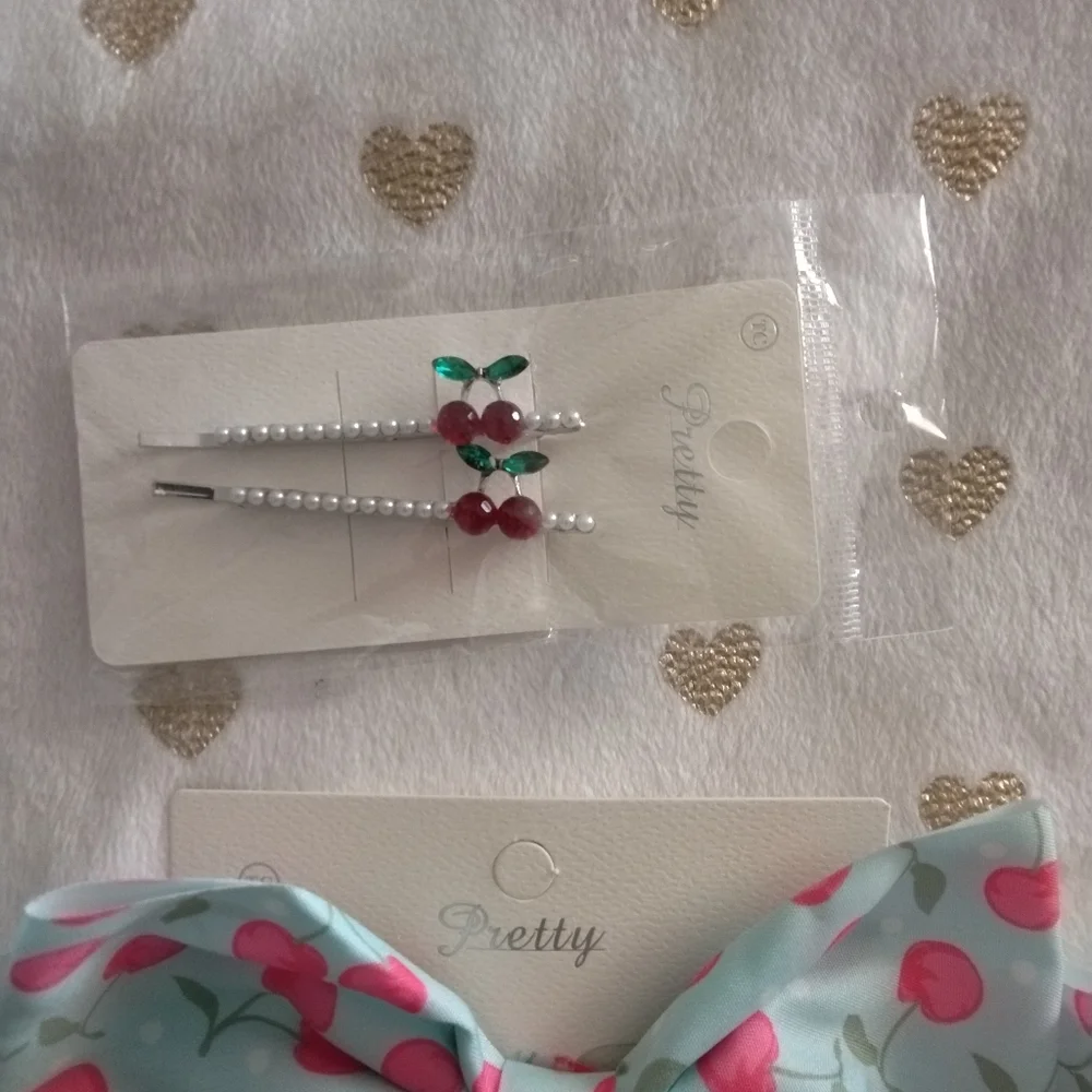 ✂️3/$15 *NWT* Pretty Cherry Print Hair Bow and Clip Set